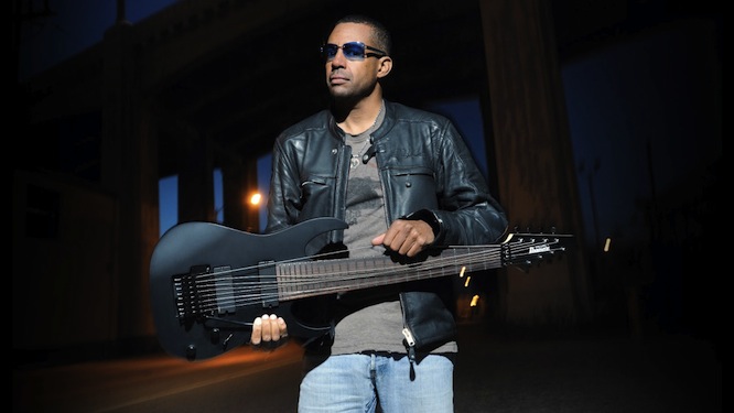 TONY MACALPINE: podría tener un cáncer