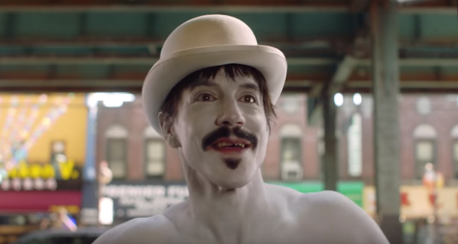 RED HOT CHILI PEPPERS nuevo video para “Go Robot”