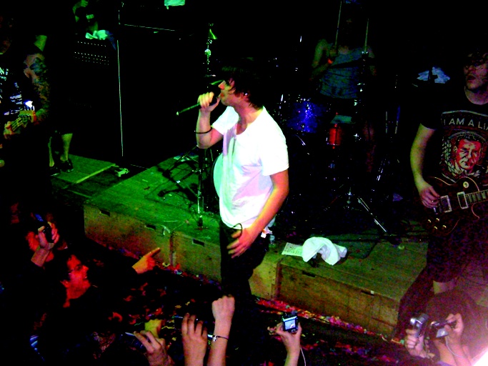 Reseña concierto de SILVERSTEIN en Colombia 2009, Feb 7 en el Teatro La Mama de Bogotá