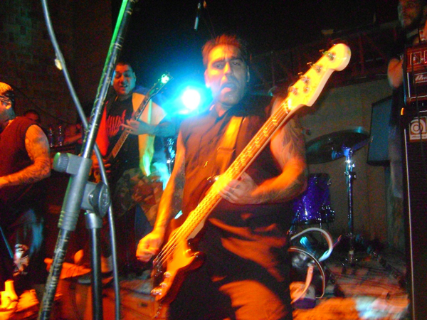 Reseña concierto AGNOSTIC FRONT + SIN SALIDA en Colombia 2008, Sep 6 en el Teatro La Mama de Bogotá