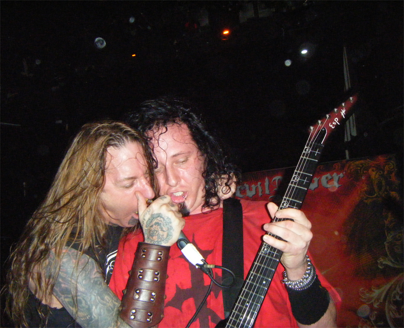 Reseña concierto DEVILDRIVER + MAGNACULT en Francia 2008, Abr 29 en Le Trabendo de Paris