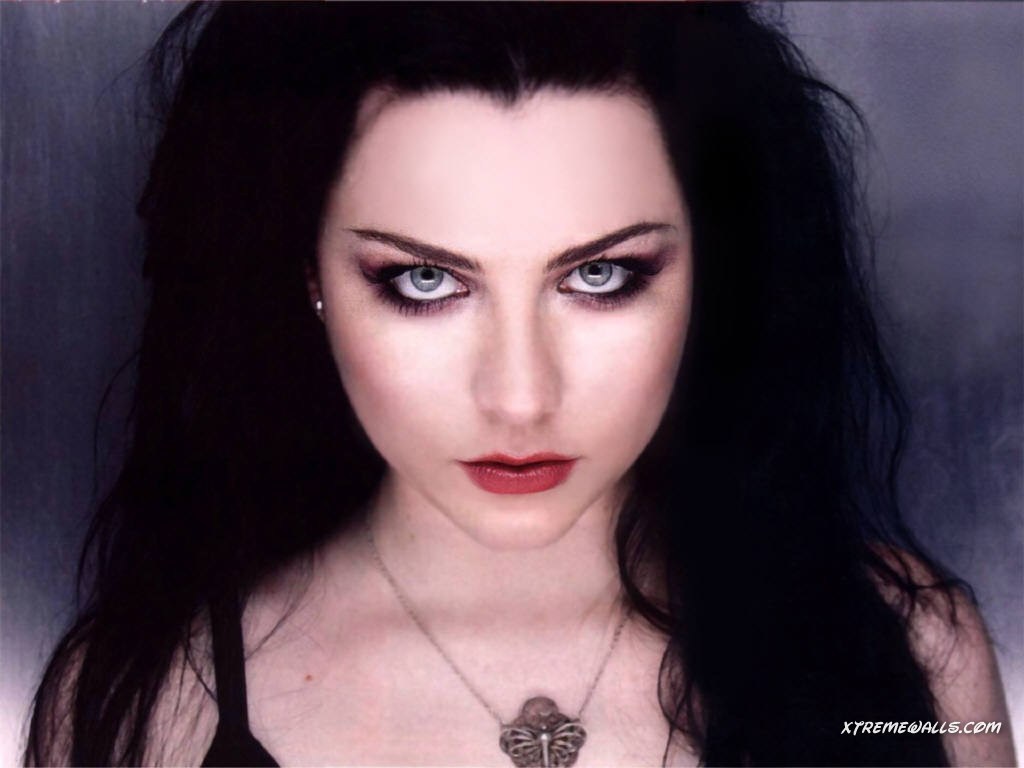 Escucha a Amy Lee con su propuesta electrónica “Push The Button”