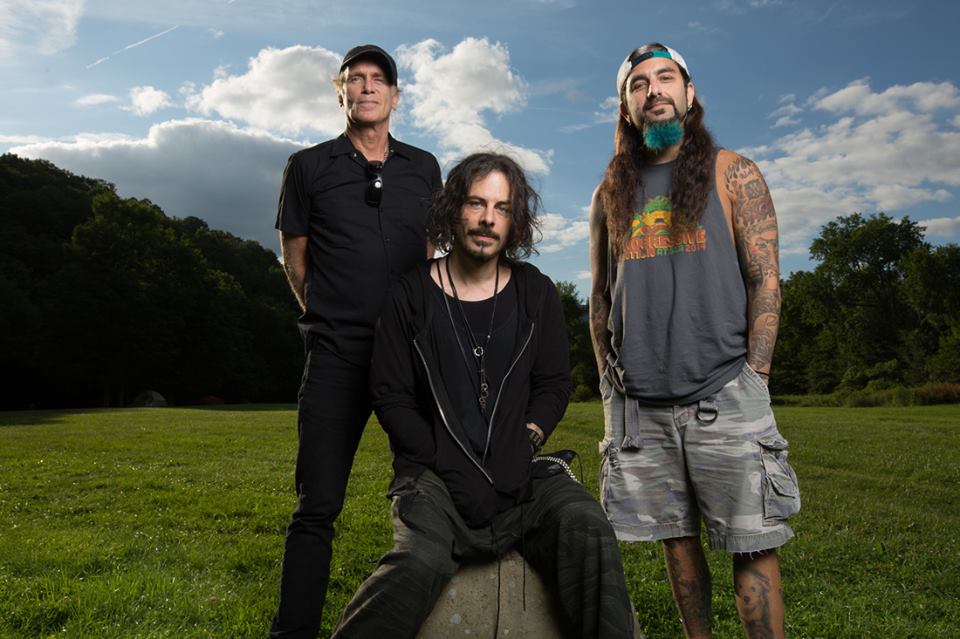 THE WINERY DOGS: nuevo disco para el otoño