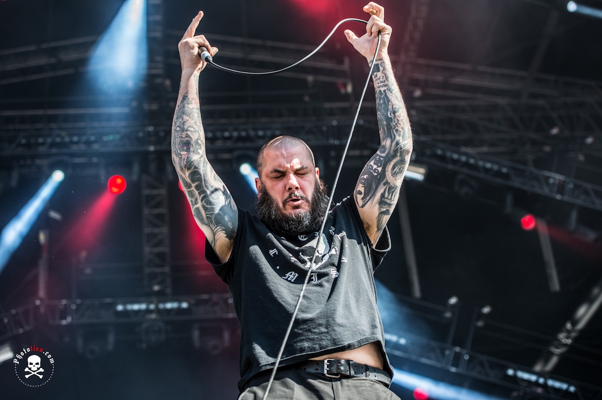 PHILIP H. ANSELMO & THE ILLEGALS: Marzi Montazeri sale de la banda