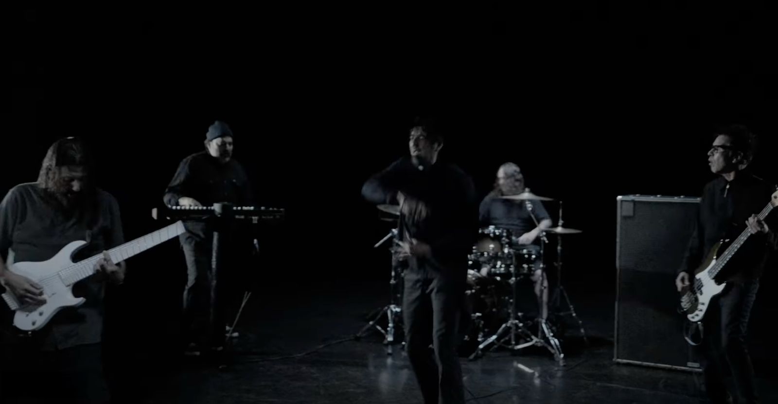 PRIVATE MUSIC DE DEFTONES: EL ÁLBUM MÁS PERSONAL DE SU CARRERA LLEGA TRAS UNA BATALLA DE SALUD Y REINVENCIÓN CREATIVA