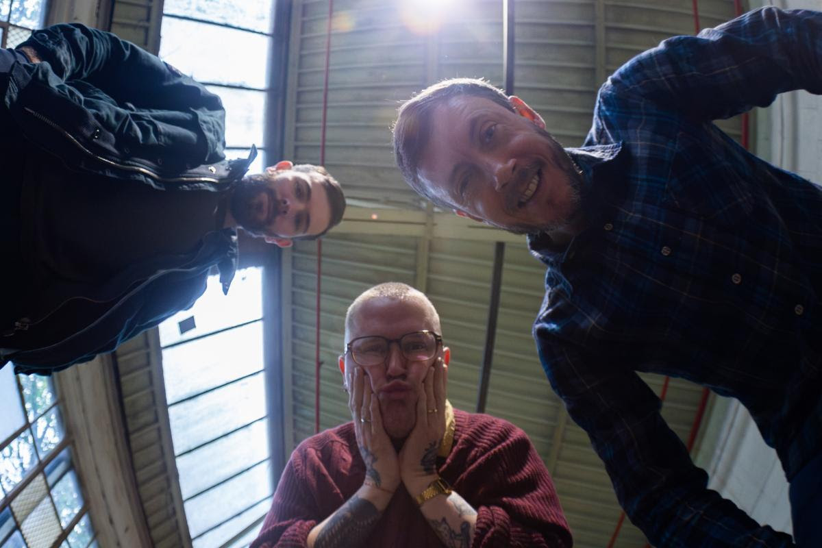 IRK desata caos con “Idiot Plot” y anuncia The Seeing House, su segundo LP
