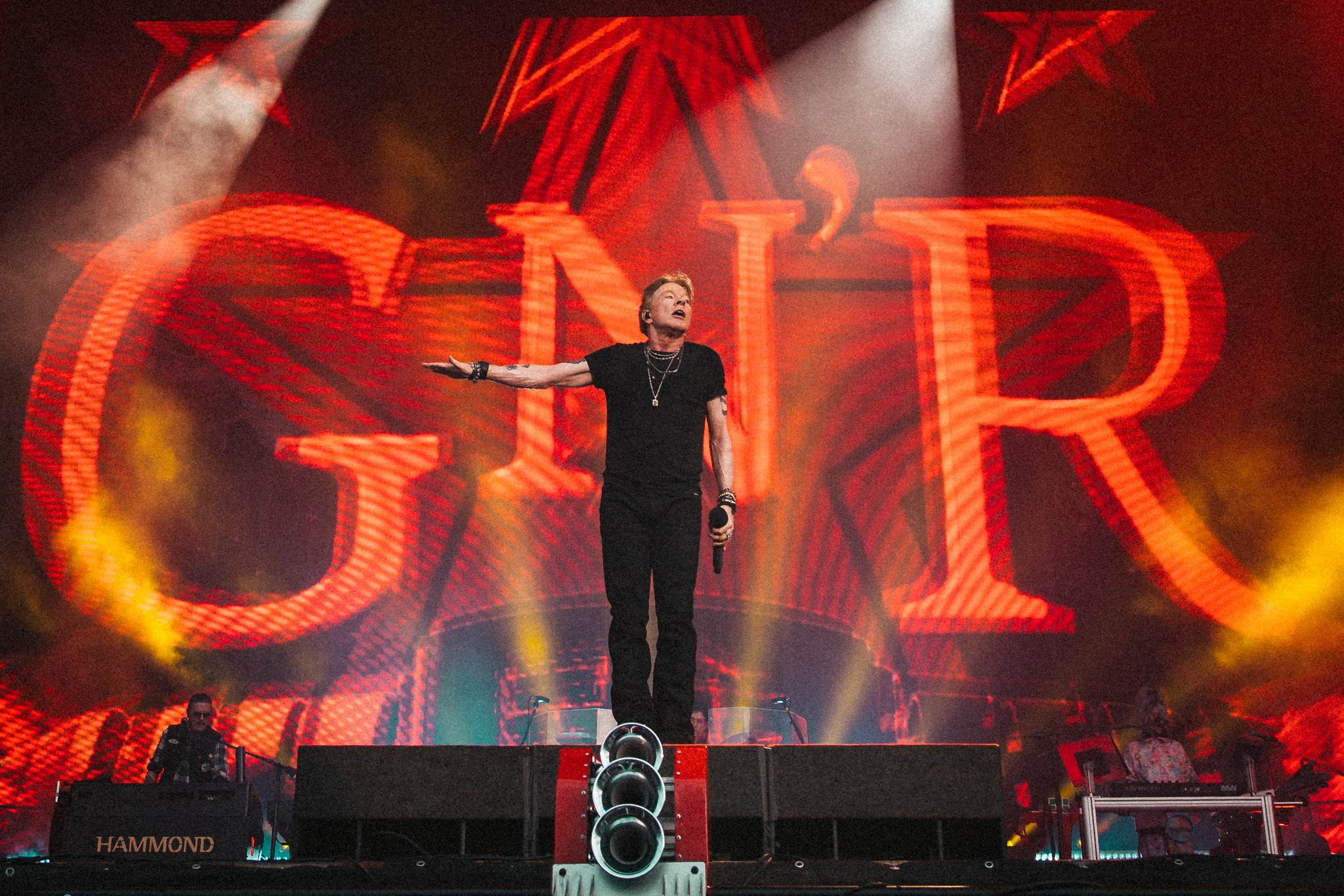 Guns N’ Roses Medellín 2025: guía completa con setlist, parqueaderos y transporte al Atanasio