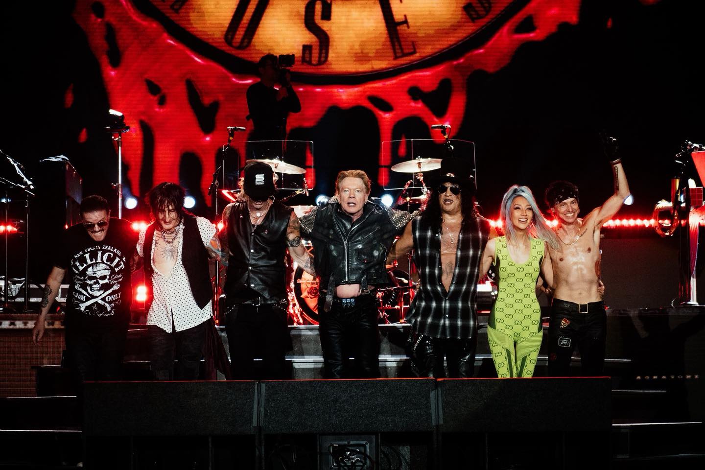 Guns N’ Roses Vive Claro Bogotá 2025: Guía completa con setlist, parqueaderos y transporte